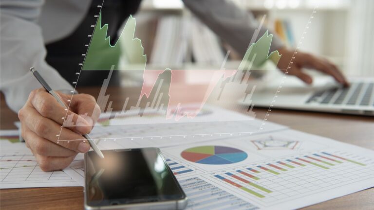 How to Use Salesforce to Financial Services