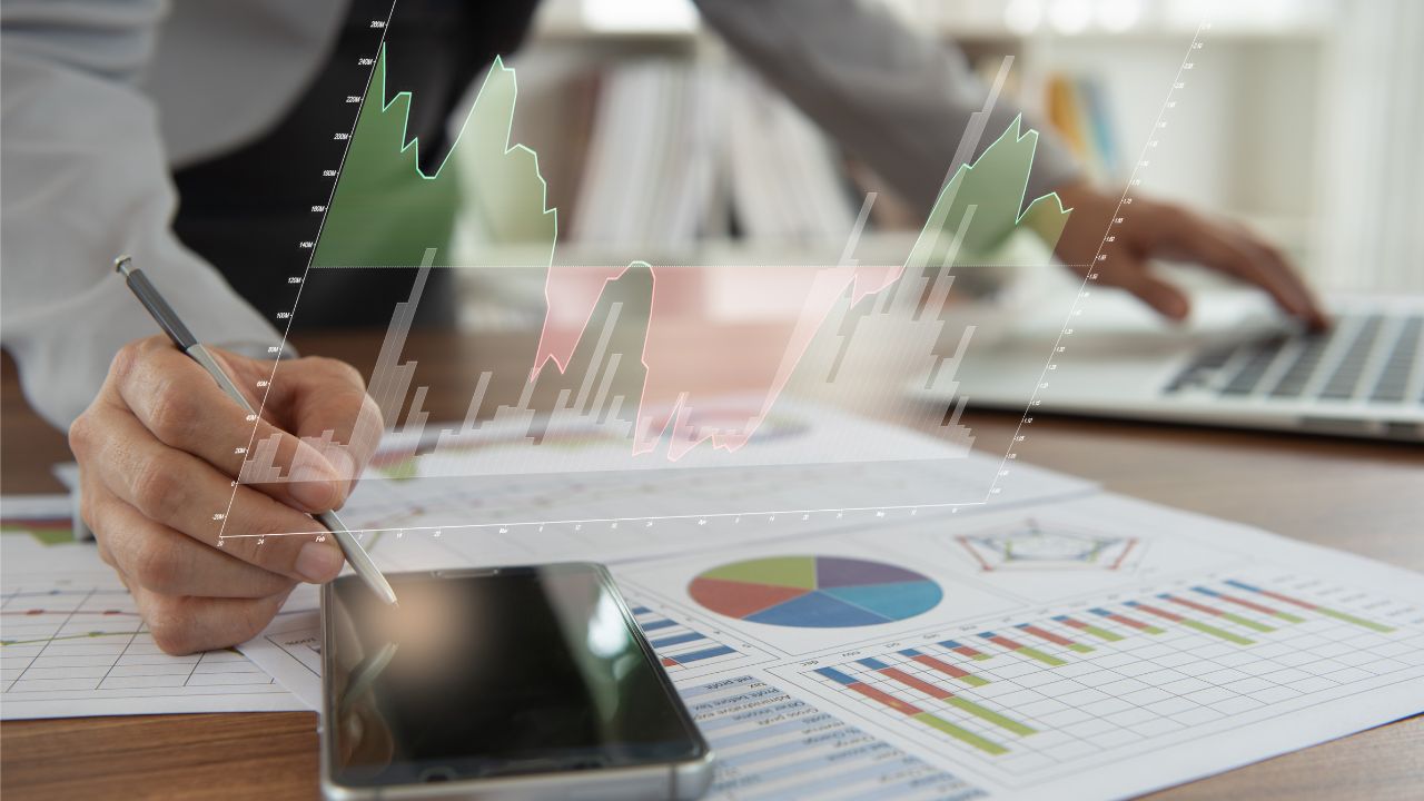 How to Use Salesforce to Financial Services
